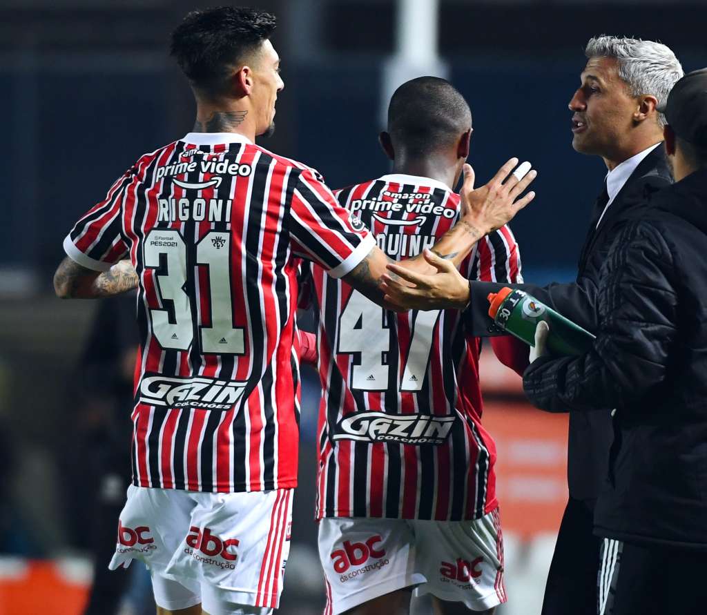 São Paulo quer aproveitar jogo na Argentina para embalar no Brasileirão