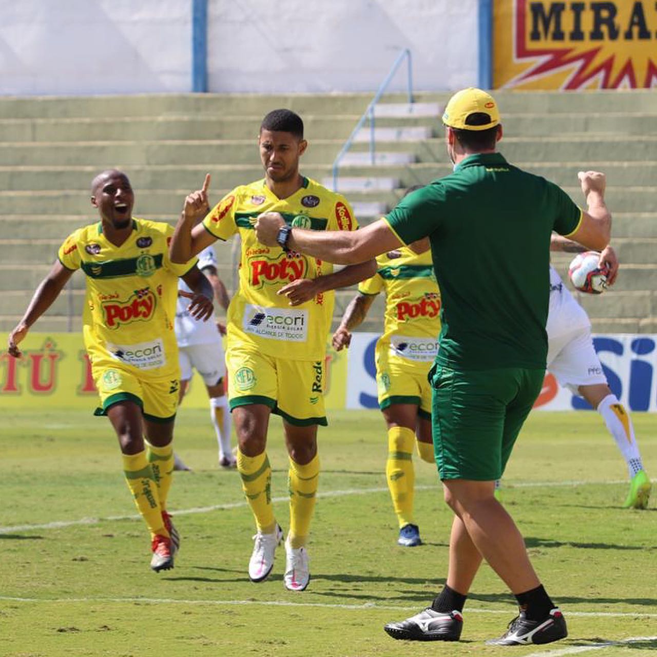 Com domínio de paulistas, Seleção FI da 8ª rodada da Série C outra vez no 4-3-3