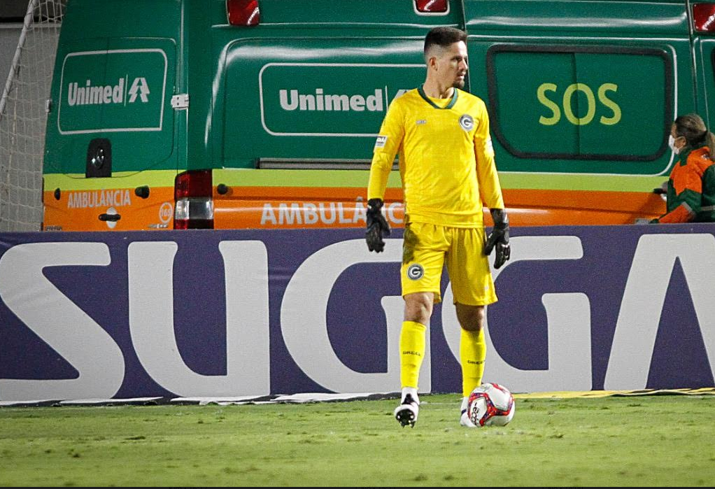 Série B: Goleiro do Goiás exalta vitória diante do CSA