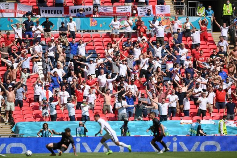 Uefa pune Federação Inglesa por ‘vandalismo’ da torcida na semifinal da Eurocopa