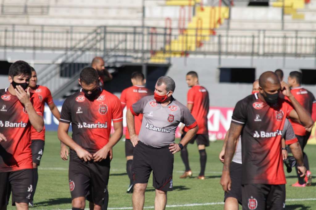 Série B: Vice-presidente garante a permanência de técnico no Brasil-RS