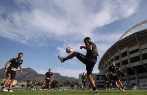 Botafogo intensifica busca por treinador para a Série B