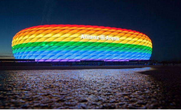 Uefa abre investigação e diz que não orientou confisco de bandeira LGBTQIA+