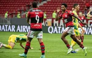 Flamengo 4 x 1 Defensa y Justicia - Show agora com a volta da torcida
