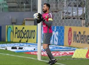 Ex-goleiro do Corinthians se lesiona e desfalca Cuiabá por duas semanas