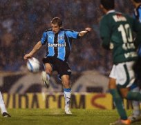 Grêmio 1 x 0 Guarani - Time gaúcho deixa a zona de rebaixamento 2 0002047866064 img
