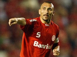 Gaúcho: Argentino volta a sentir dores e é poupado no Internacional 2 0002047969086 img