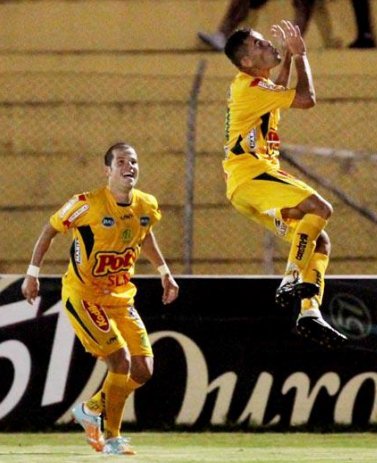 Blog do Ari: Que mal há jogar futebol na Sexta-Feira Santa? 2 0002048052934 img