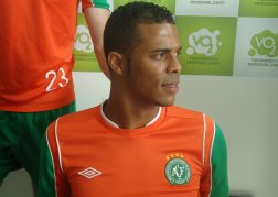 Série B: Zagueiro garante que Chapecoense não perderá o foco