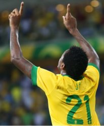 Sérgio Carvalho: Brasil ganha sem jogar bem e Jô merece vaga