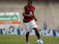 Bahia nega interesse em ex-meia do Flamengo e em destaque do Paulistão