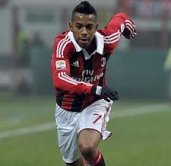 De olho em ex-corintiano, Milan pode facilitar ida de Robinho ao Santos