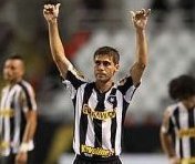 Meia deixa o Botafogo e acerta com clube dos Emirados Árabes