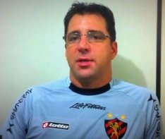 Técnico do Sport aproveita pausa na Série B para testar mudanças