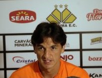 Criciúma renova contrato com zagueiro destaque do Brasileirão