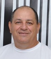 Técnico com experiência internacional está próximo de fazer história