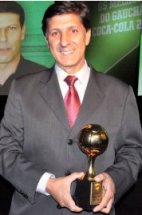 Eleito três vezes melhor técnico, Paulo Porto aguarda propostas