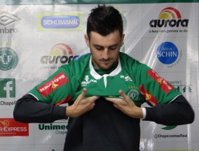 Série B: Cobiçado, meia-atacante é apresentado na Chapecoense