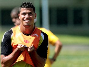 Cria da base do Vasco está próximo do futebol europeu