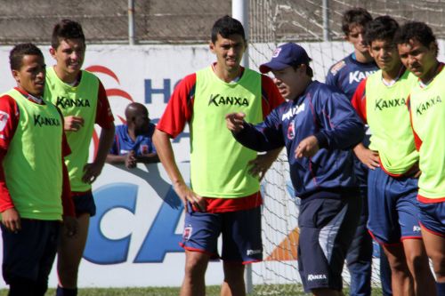 Série B: Paraná acerta com ex-zagueiro de clube do interior paulista