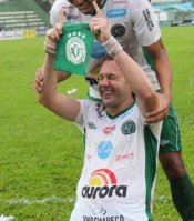 Série B: Ídolo volta a marca, mas Chapecoense perde jogo-treino