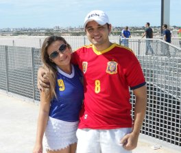 Ambiente é tranquilo na chegada dos torcedores para o clássico europeu