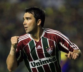 Queridinho de Felipão, ex-meia do Barcelona está na mira da Ponte