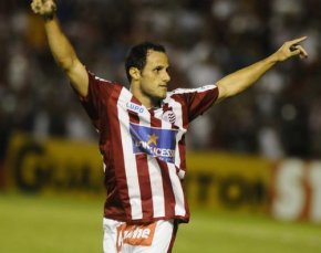 Em busca de reforços, Sport pode acertar com ex-atacante de rival