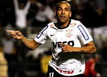 Brasil 2013: Atacante do Timão vai ao Rio ver final antes de definir seu futuro