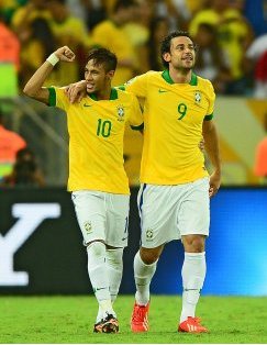 Brasil 2013: Neymar brilha e se consagra como novo líder da Seleção