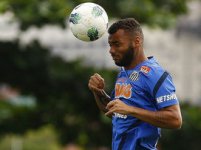 Sem espaços, lateral e meia são dispensados pelo Santos