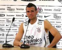 Flamengo mira contratação de ex-zagueiro do Corinthians