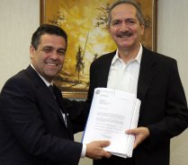 Mais? Ministro do Esporte libera R$ 2 milhões para Arena da Fonte