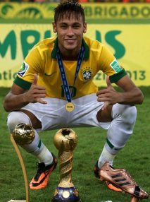 Técnico vê Neymar entre os três melhores do mundo