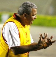 Série C: Com dores, lateral é poupado em treino do Fortaleza