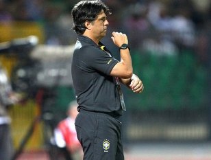 Após grande trabalho na Arábia Saudita, treinador analisa várias propostas