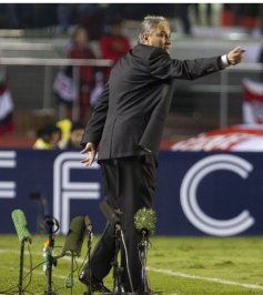 Recopa: Após vitória do Corinthians, Tite vê título em aberto