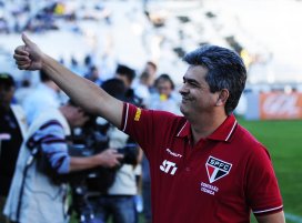 Recopa: Ney Franco se exime de culpa e acredita em virada do São Paulo