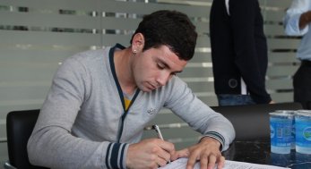 ‘É uma honra jogar no Santos de Pelé’, afirma chileno