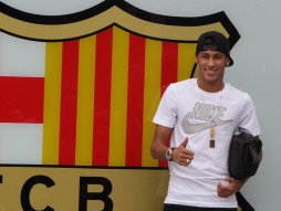 Ex-técnico do Barça aposta em sucesso da dupla Neymar e Messi 2 0002048082930 img