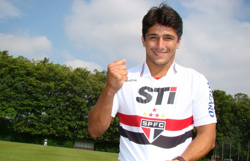 Atacante pede ‘vergonha na cara’ ao elenco do São Paulo