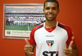 Balcão de negócios! Zagueiro deixa São Paulo e vai para time português