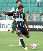 Portuguesa próxima de anunciar lateral indisciplinado do Santos