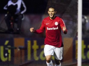 Dunga destaca força do elenco do Inter após vitória