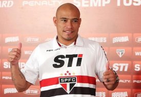 Lateral argentino chega ao São Paulo e já mira Corinthians 2 0002048084052 img