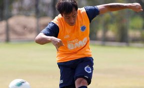 Cruzeiro acerta permanência de atacante do Fluminense