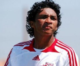 Após jogos na África, ex-meia do Red Bull é internado com malária