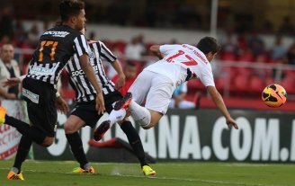 Sob pressão, São Paulo joga contra o Bahia no Morumbi
