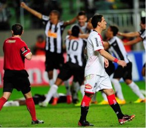 Atlético-MG 2 (3) x (2) 0  Newell’s Old Boys – Galo é finalista!