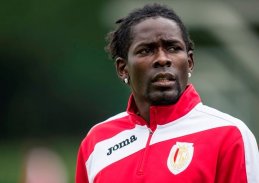 Sondado pelo Grêmio, zagueiro também interessa ao Sporting-POR